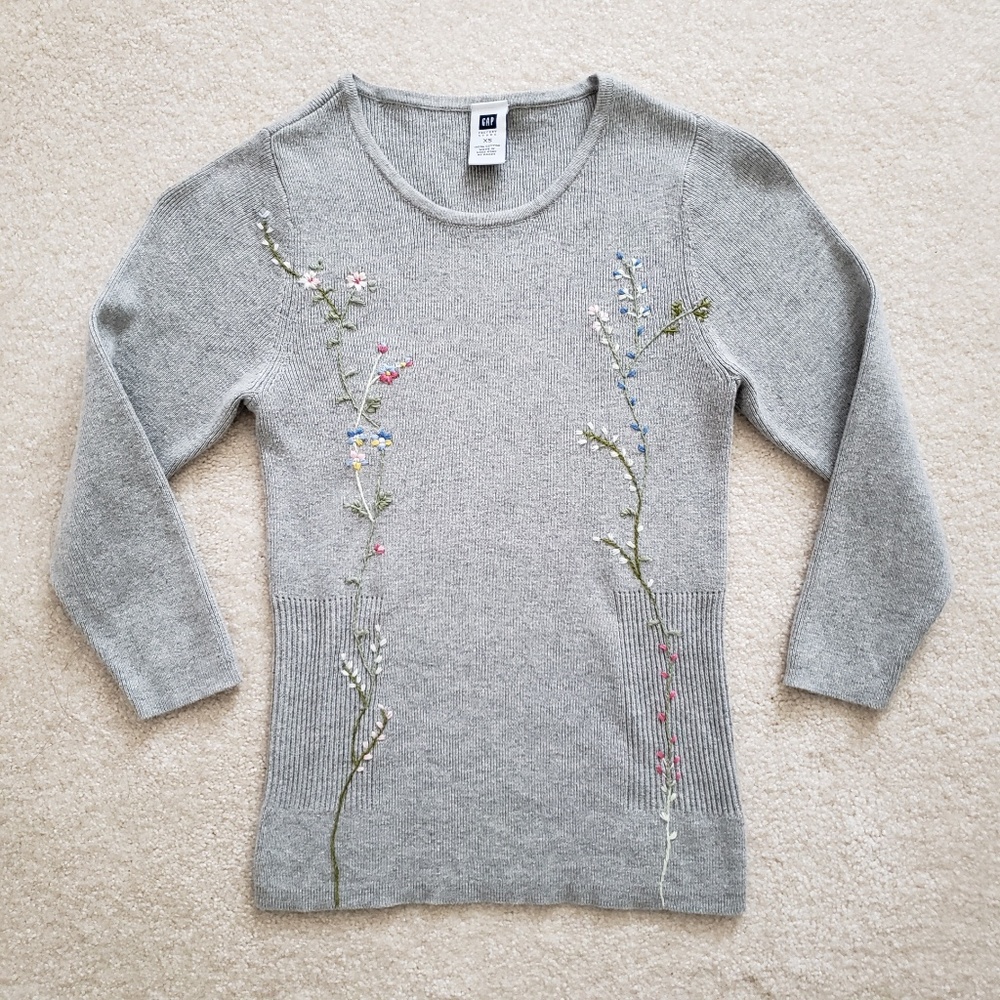 GAP embroided sweater